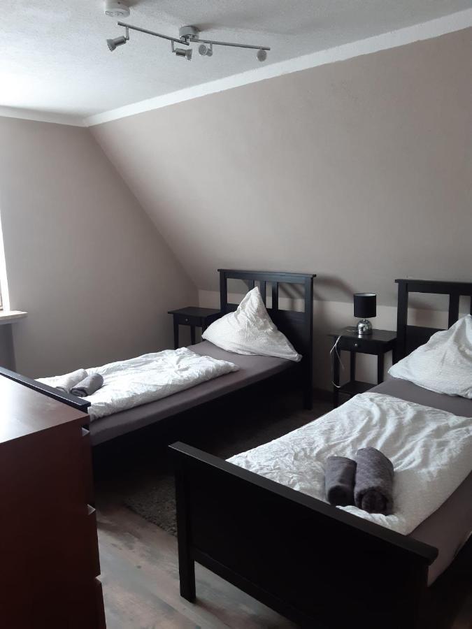 בוטיאדינגן Gasthaus Kaiserhof, Zimmer & Appartament מראה חיצוני תמונה