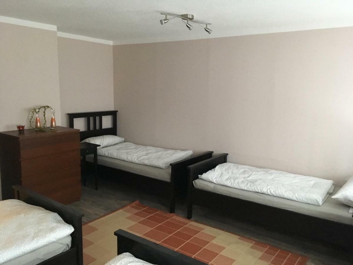 בוטיאדינגן Gasthaus Kaiserhof, Zimmer & Appartament מראה חיצוני תמונה